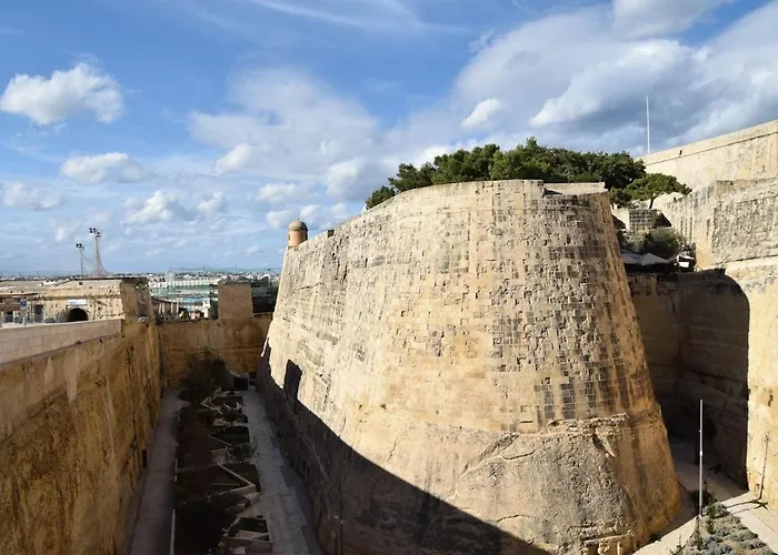 Cozy 3rd-floor By The Seafront By 360 Estates Valletta