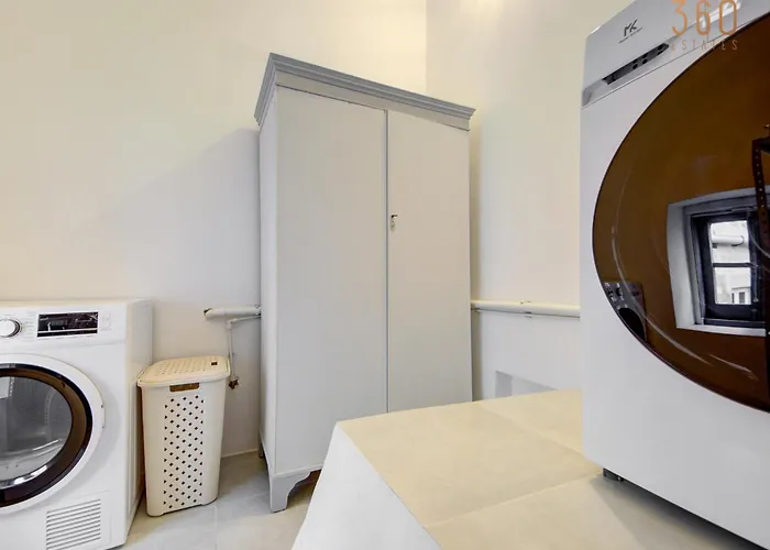 Cozy 3rd-floor By The Seafront By 360 Estates * Valletta